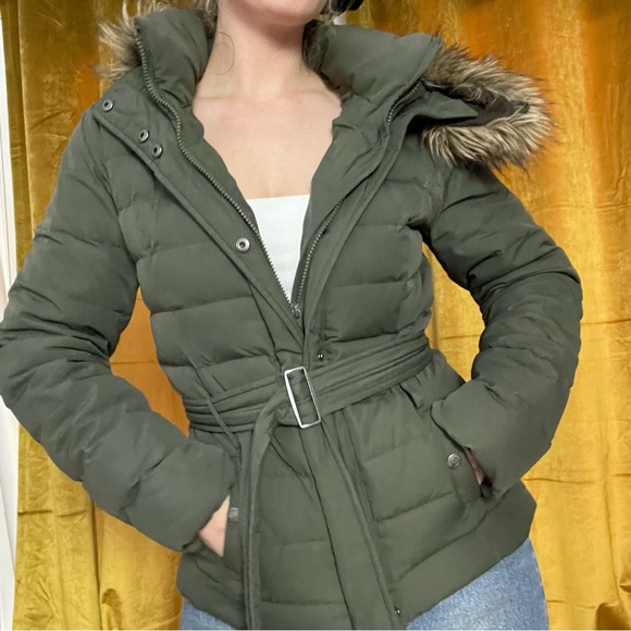 Abercrombie & Fitch puffer jacket with fur lined hood and belt - Picture 2 of 5